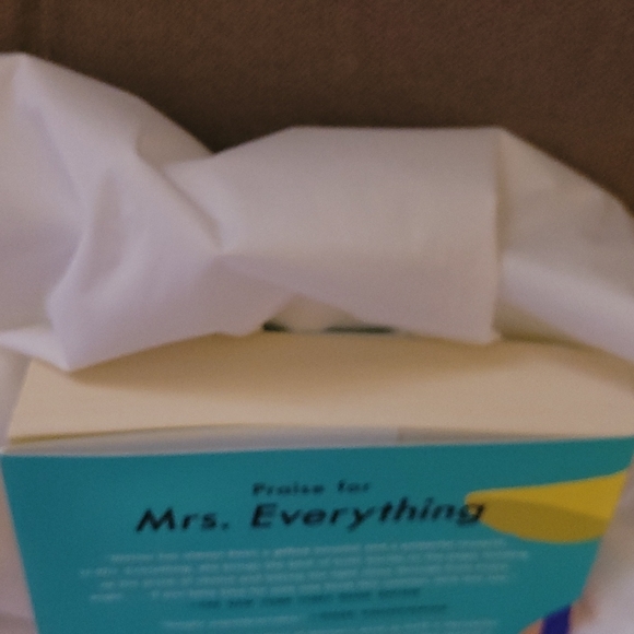 Jennifer Weiner Big Summer Novel - Picture 4 of 6